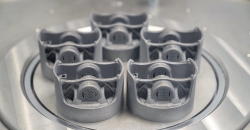 В Porsche распечатали на  3D-принтере облегчённые поршни, благодаря которым увеличивается мощность двигателя